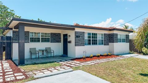 Single Family Residence in Hallandale Beach FL 740 7th Ter.jpg