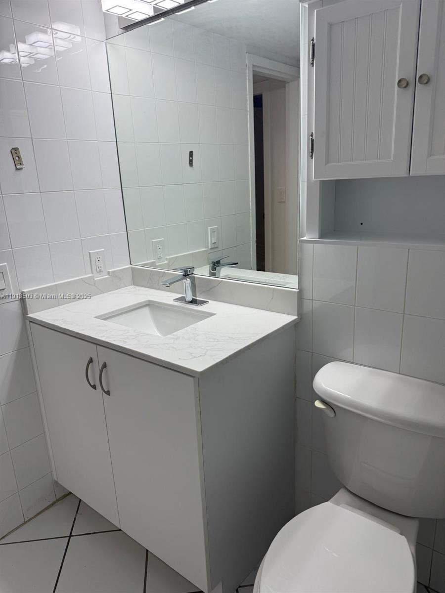 ISLA DEL MAR CONDO - Residential Lease