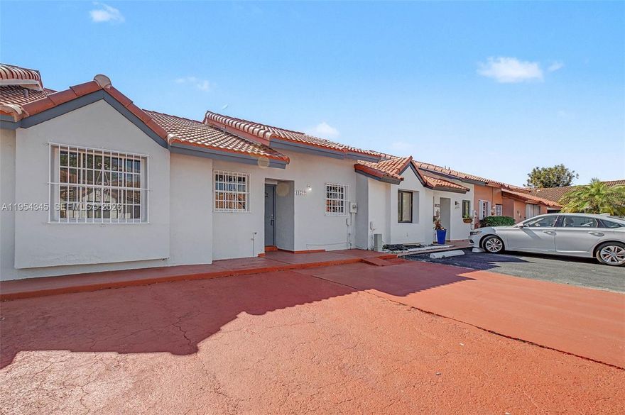 Absolute bargain, unbelievable price, price low and firm for your pre approved buyer who wants a great deal in the nicest townhouse, HURRY! It won't last long at this low low price.
No HOA townhouse in a very convenient area close to shopping centers, highways and schools.
Four assigned parking spaces in front of the property, brand new tile floors, freshly painted inside and out, enclosed backyard with a storage unit ready to move in.
Brand new AC, water heater and roof