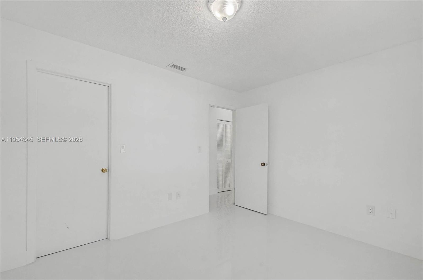 BRISTOL PARK - Residential