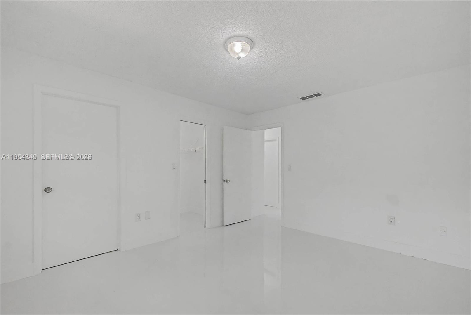 BRISTOL PARK - Residential