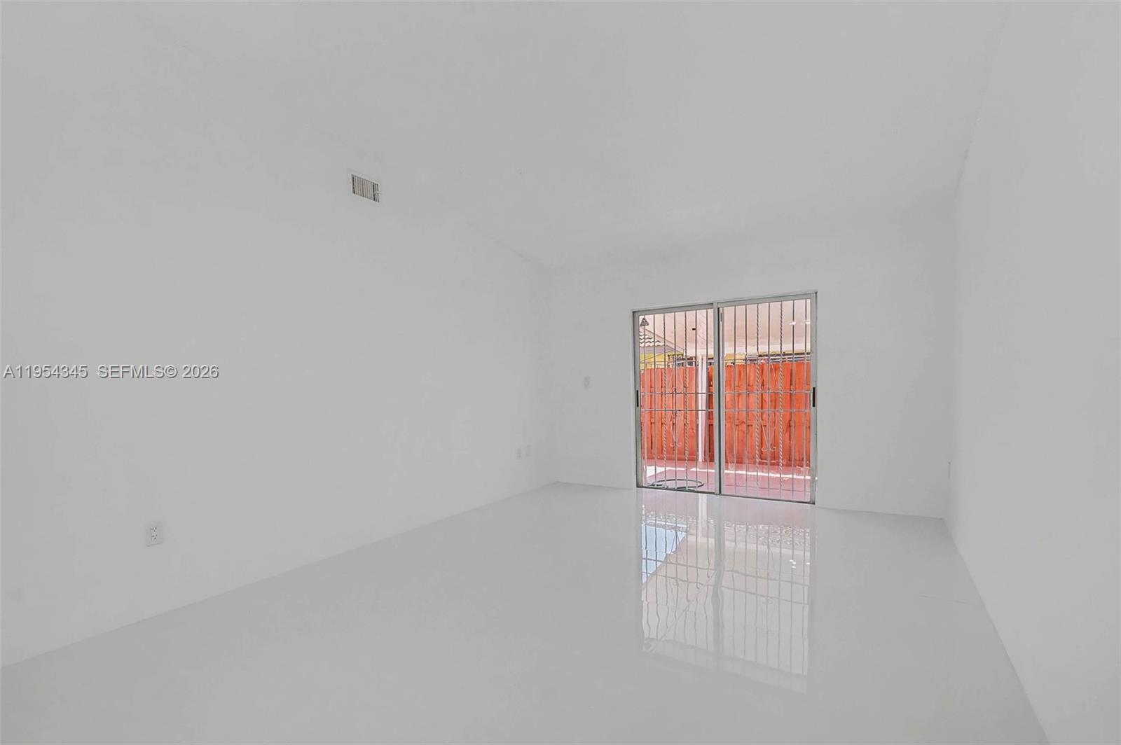 BRISTOL PARK - Residential