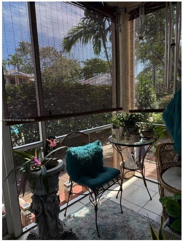 CHATEAU DE VILLE CONDO - Residential