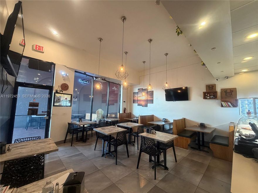 Investors this is it!!! E2 Visa qualified... 1,200 sf Restaurant For Sale. Wine and beer license, AS IS everything included on the sale. seating capacity for 50 people, in and out seating, pizza oven.
SELLER MOTIVATED.. 

Excellent location on busy E Hallandale Beach Blvd., this plaza has a large parking for costumers and employees, conveniently located anchored by busy retailers..