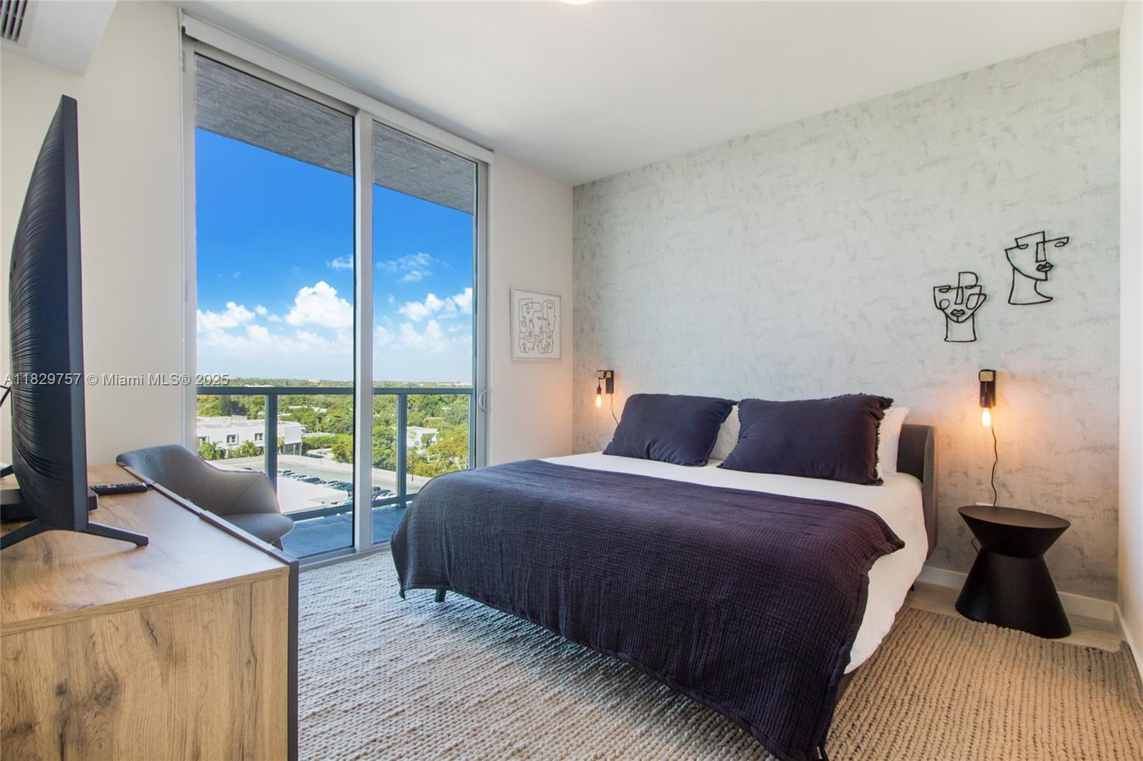 QUADRO CONDO - Residential