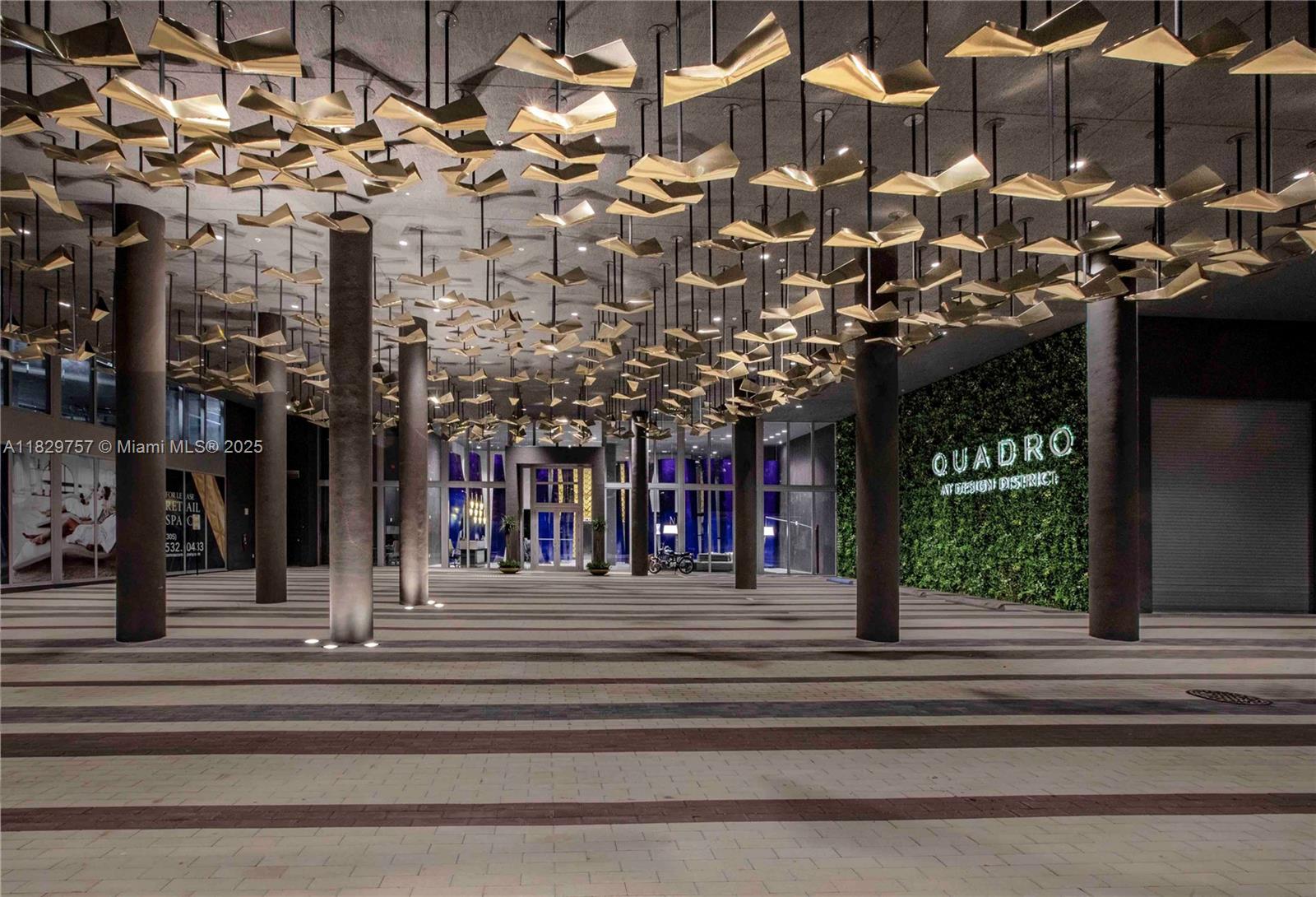 QUADRO CONDO - Residential