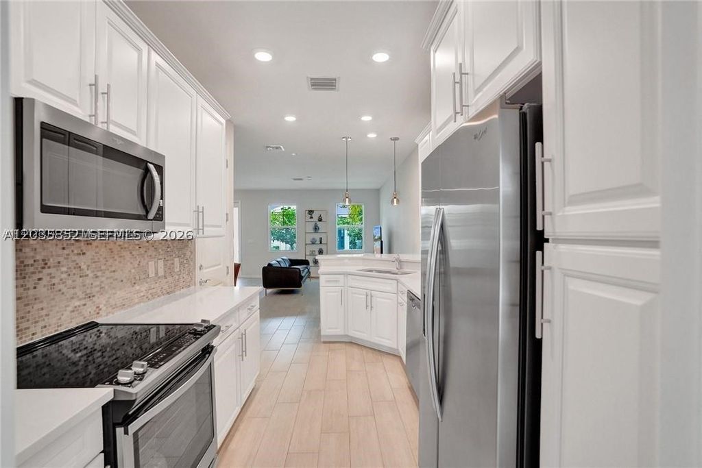 Photo of 5140 Eucalyptus Dr #5, Hollywood, FL 33021 (MLS # A12035852)