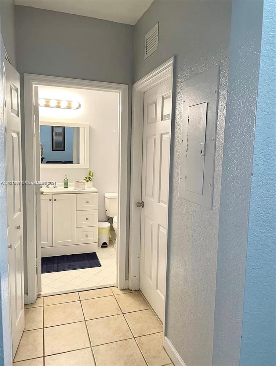 FLORIDIAN ISLES - Residential Lease