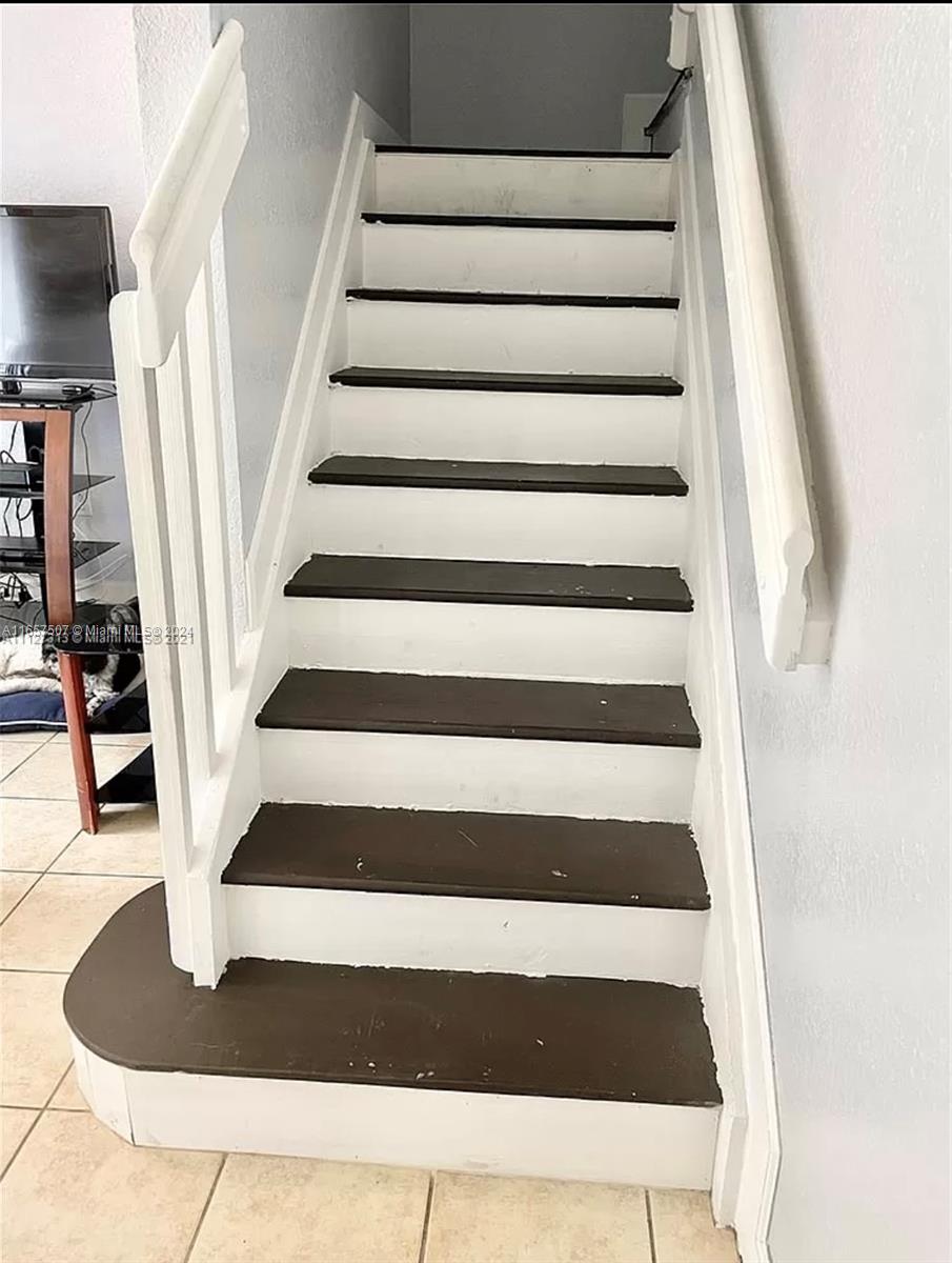 FLORIDIAN ISLES - Residential Lease