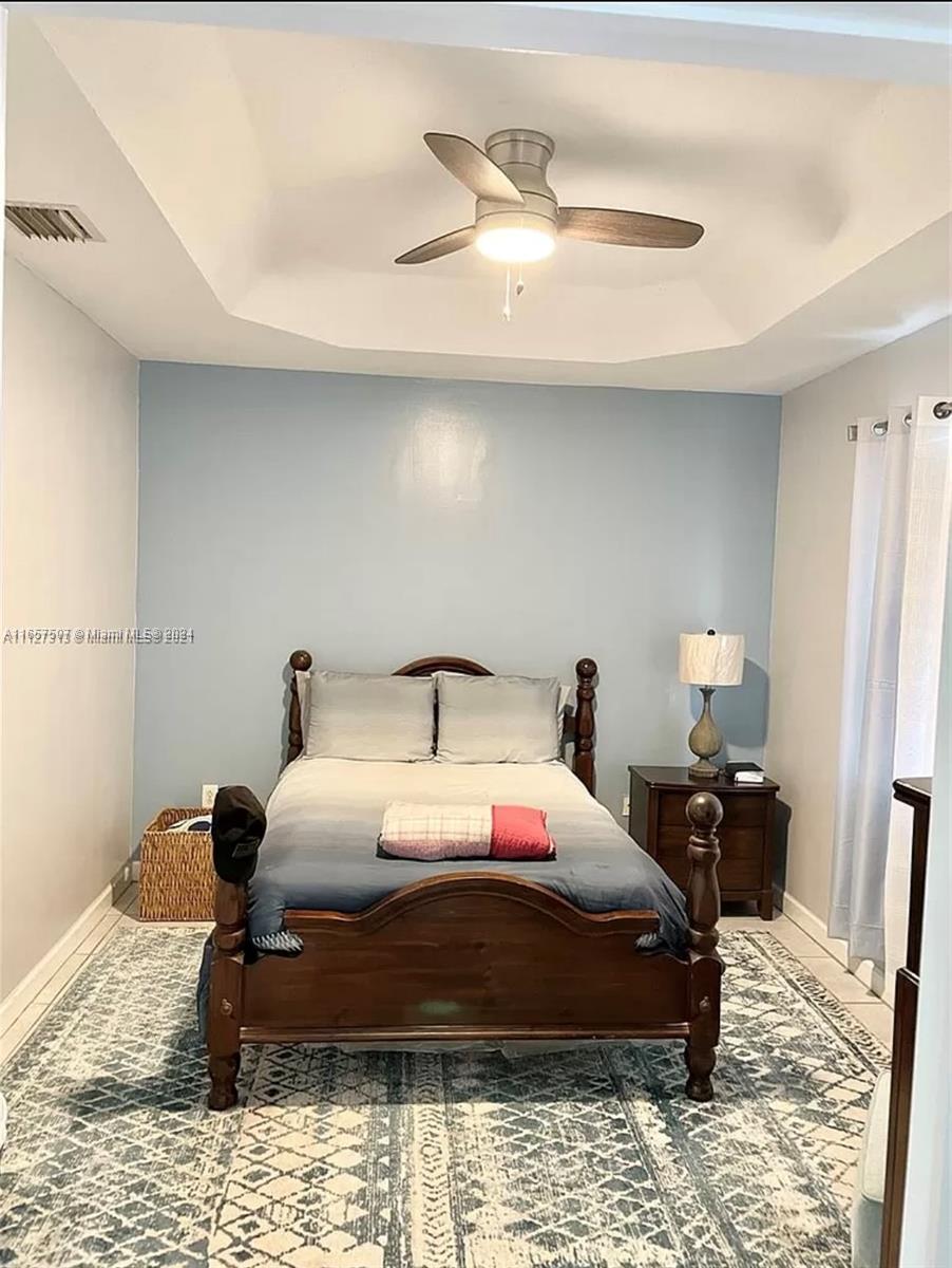 FLORIDIAN ISLES - Residential Lease