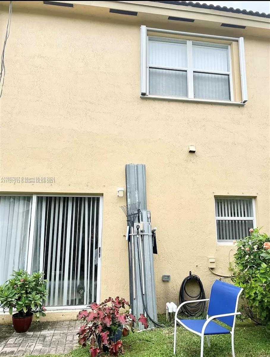 FLORIDIAN ISLES - Residential Lease