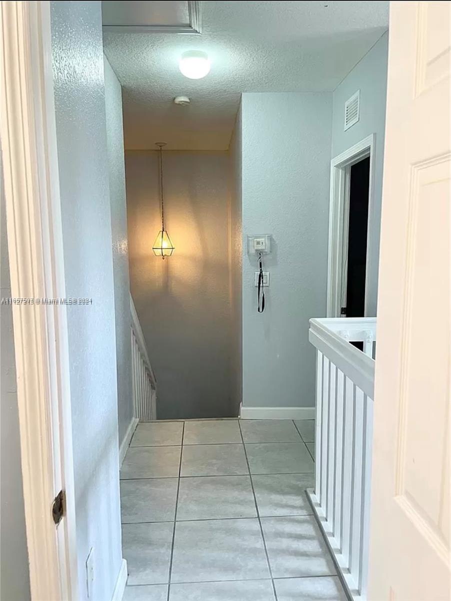 FLORIDIAN ISLES - Residential Lease