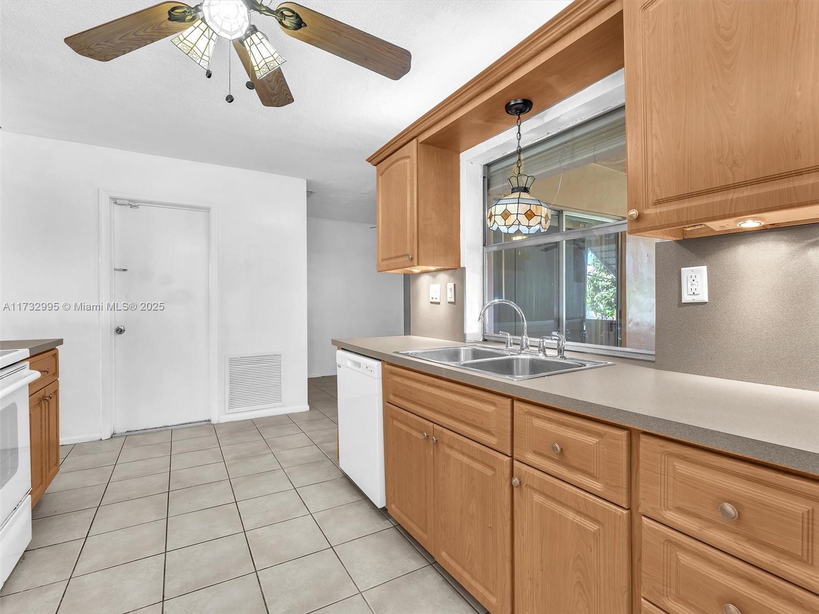 MAINLANDS OF TAMARAC LAKE - Residential