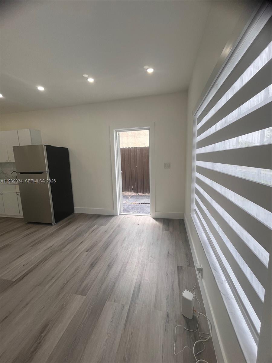 COUNTRY LAKE MANORS SEC 3 - Residential Lease