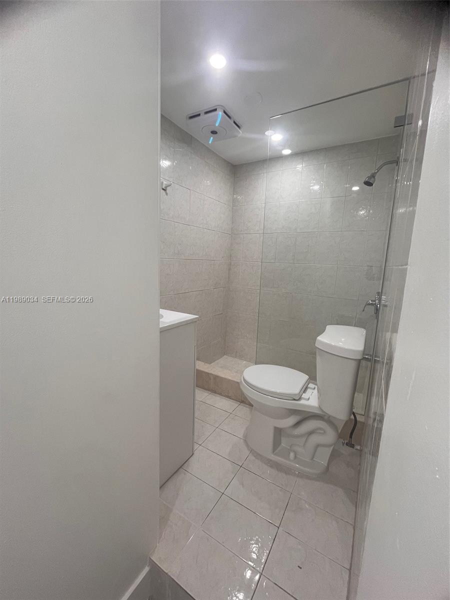 COUNTRY LAKE MANORS SEC 3 - Residential Lease