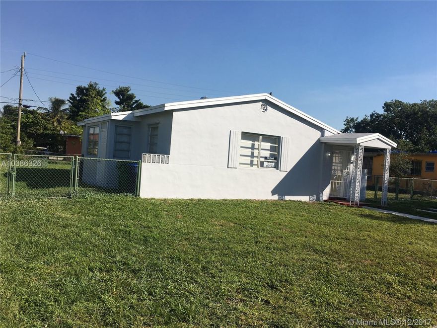 A beautiful fully renovated 3/2 house in a quiet neighborhood, new roof, porcelain floors all over the house.  New kitchen cabinets and granite counter tops, stainless steel appliances. New bathrooms and updated electrical and plumbing.  A huge yard space for your boat, your pool, etc.