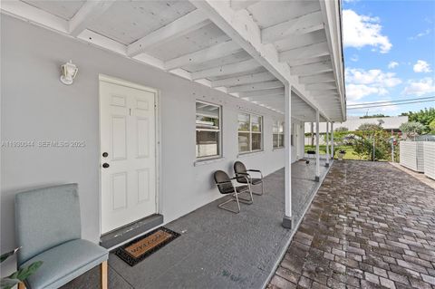 View photos, virtual tours, details... 1125 NE 5th Ave 1 Fort Lauderdale FL 33304