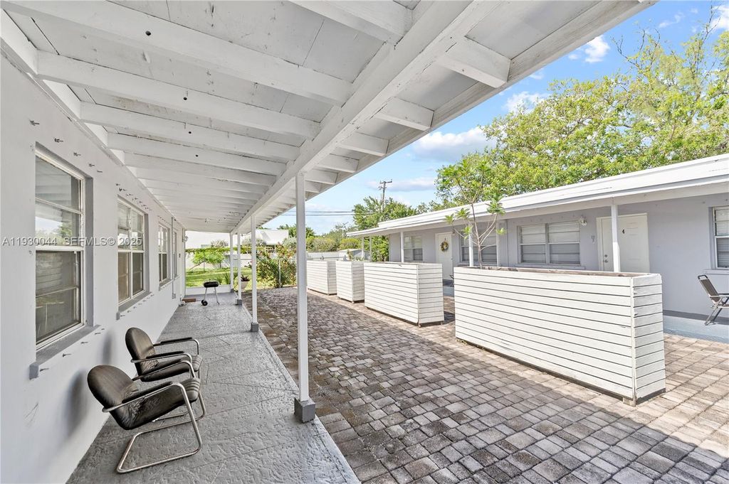 Photo of 1125 NE 5th Ave #1, Fort Lauderdale, FL 33304 (MLS # A11930044)