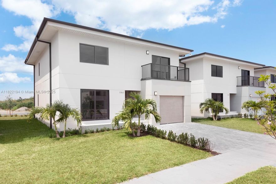 Open Daily Move In ready New Construction Low Rate and Closing Costs Credits when using developers preferred
lender. On Alba, A new community by Onx Homes featuring Pure Concrete Home built with X+ Construction
technology. Currently under construction, Model E Collection X with Taupe Facade offers 5 bedrooms, 3
baths, including a guest suite with full bath on the first floor. The home boasts high-impact glass windows, high
ceilings, porcelain flooring, the kitchen features a comfortable island, stainless steel appliances, soft-close
cabinets, modern and beautiful cabinets. quartz countertops, built in pantry. LED lights, and an EV charger port
connection included in the garage. Laundry with washer and dryer included.