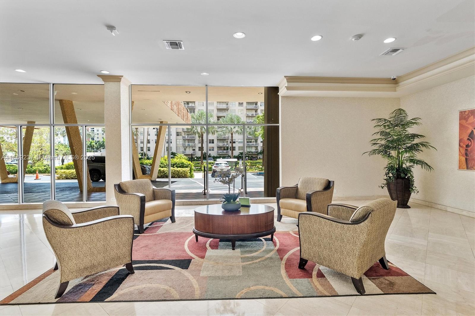 WINSTON TOWERS 200 - Residential