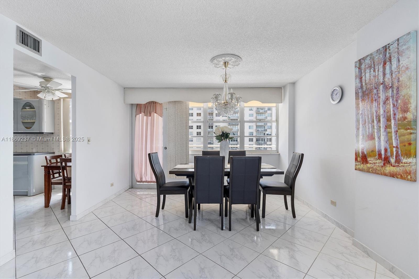 WINSTON TOWERS 200 - Residential