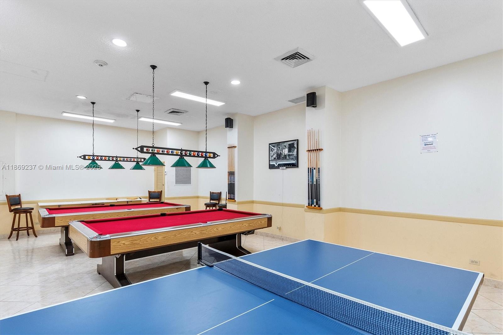 WINSTON TOWERS 200 - Residential