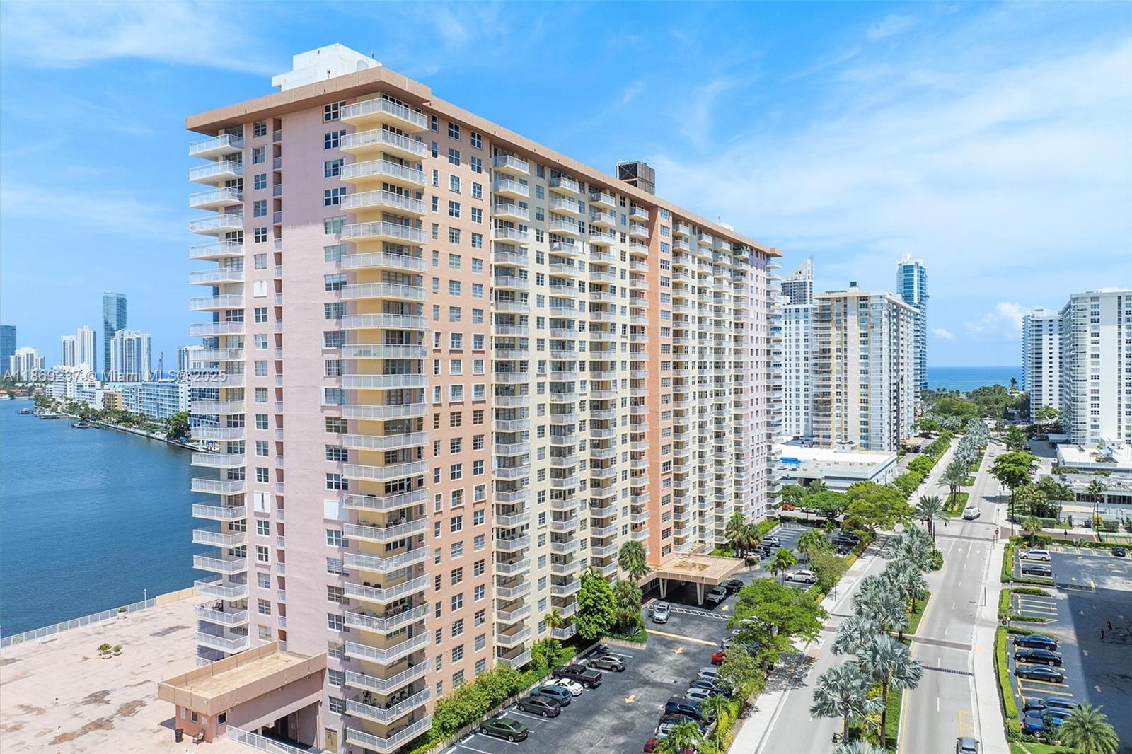 WINSTON TOWERS 200 - Residential