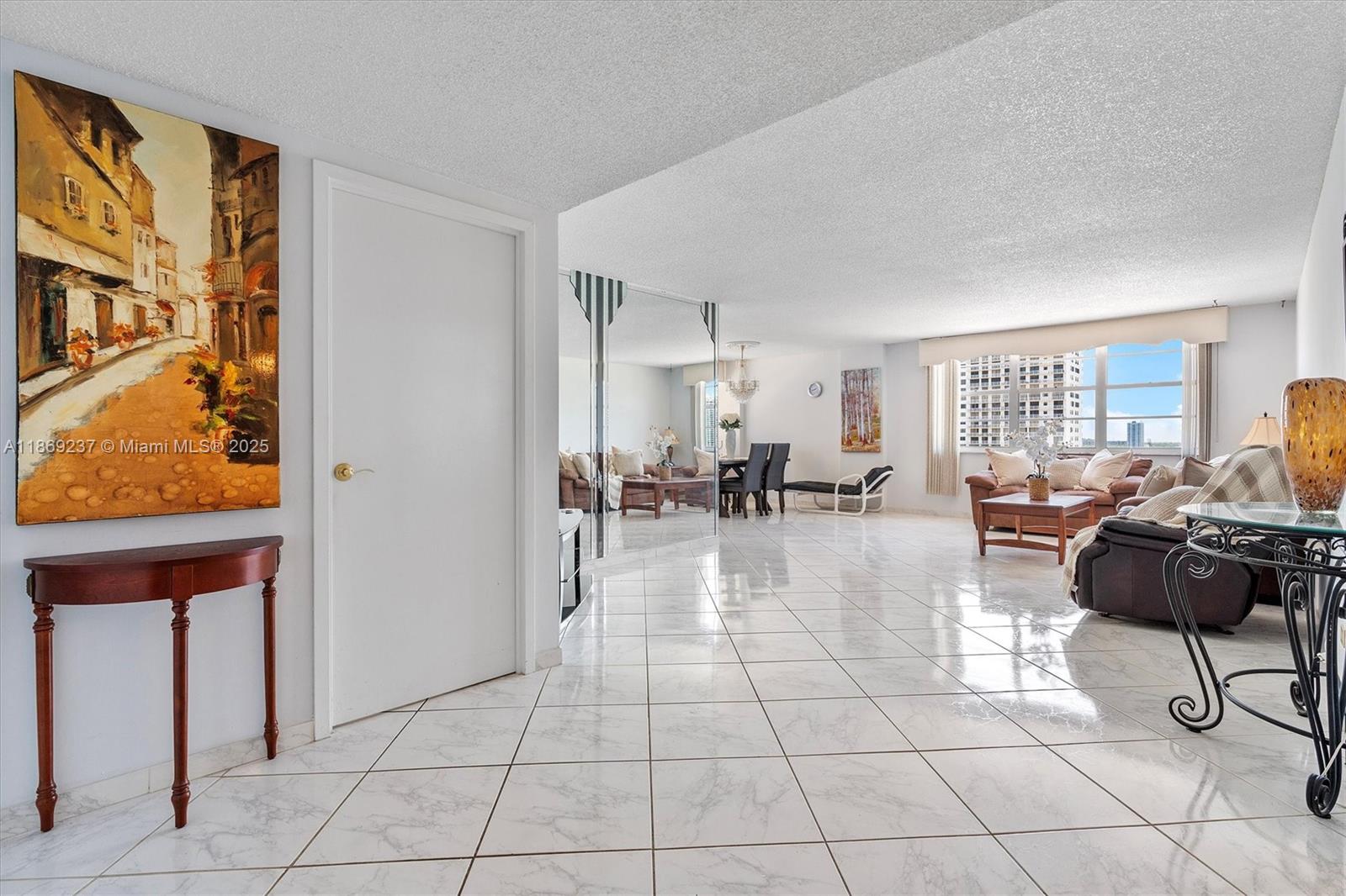 WINSTON TOWERS 200 - Residential