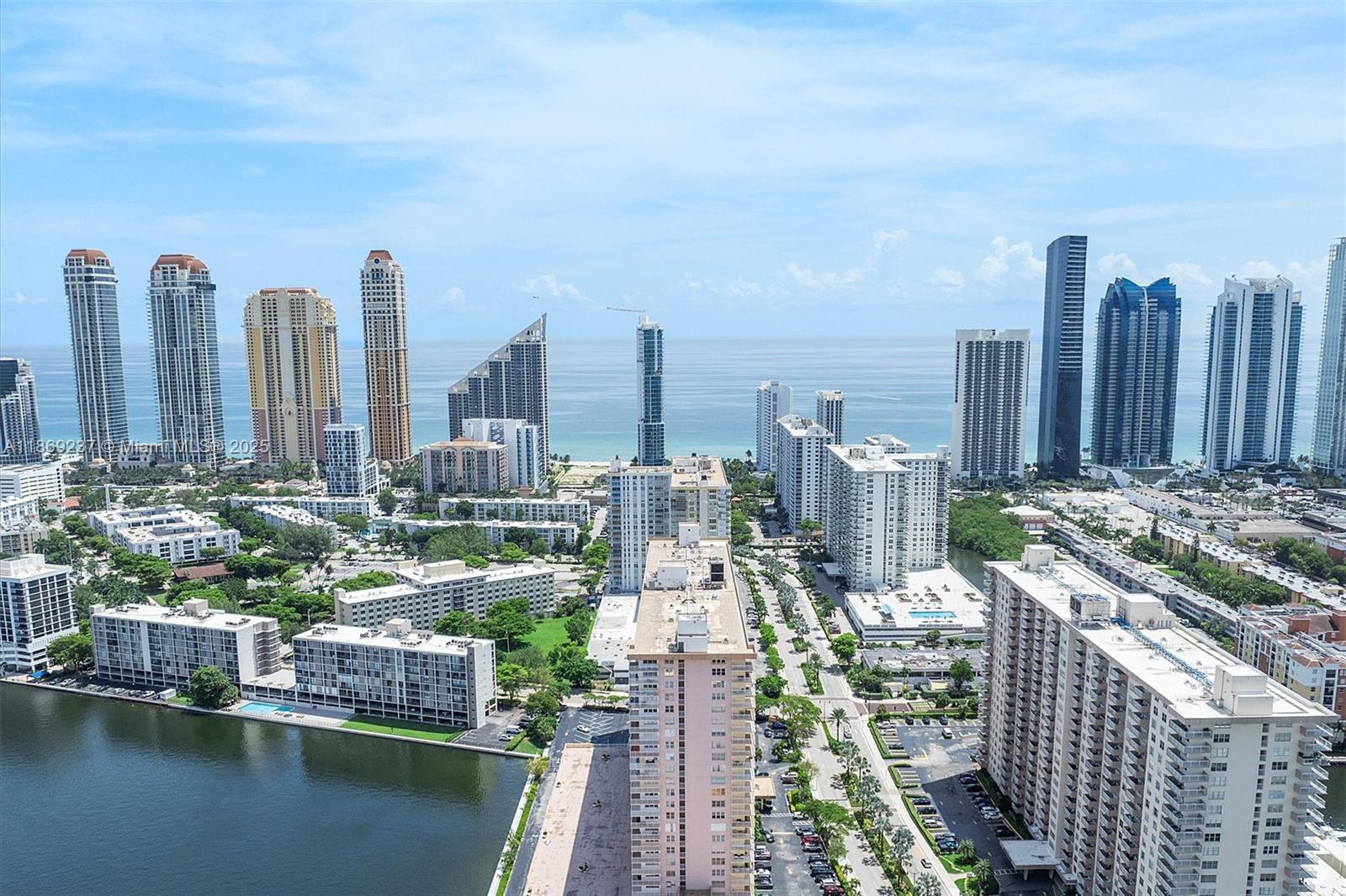 WINSTON TOWERS 200 - Residential