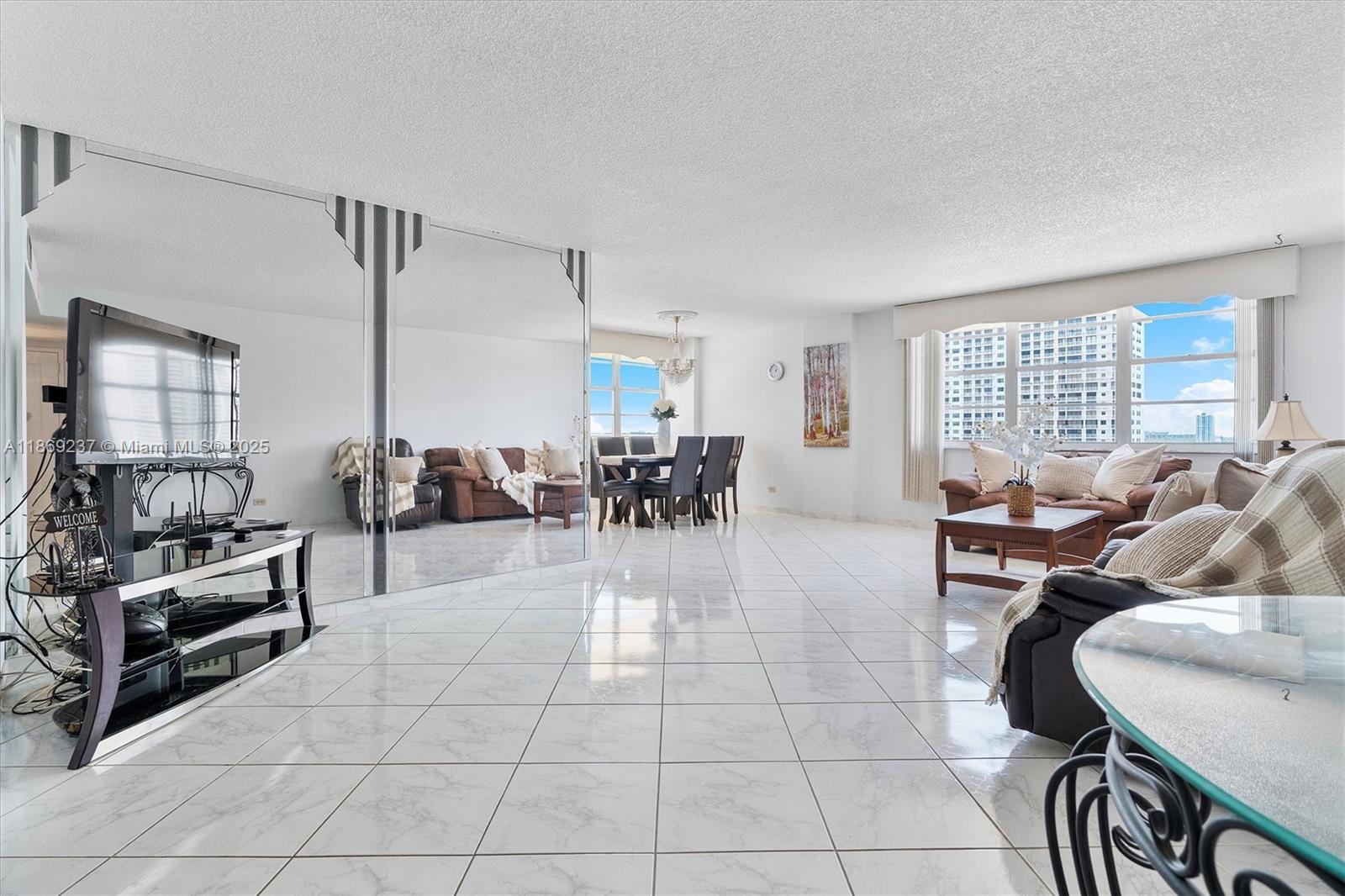 WINSTON TOWERS 200 - Residential