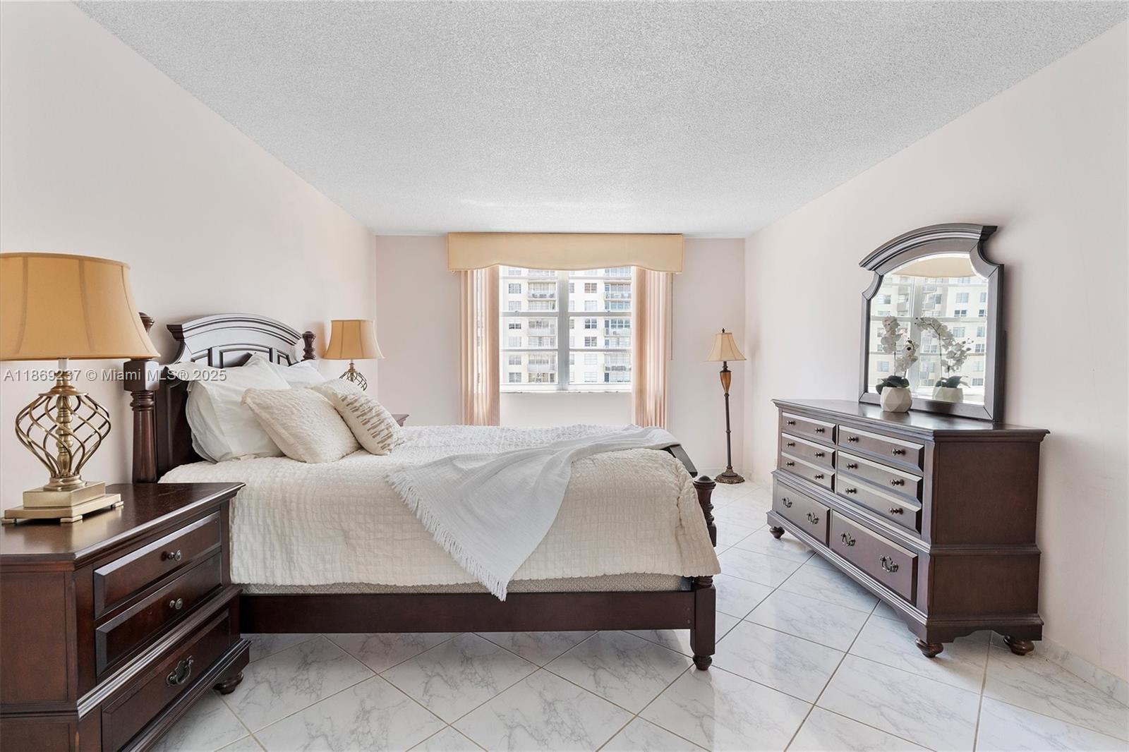 WINSTON TOWERS 200 - Residential