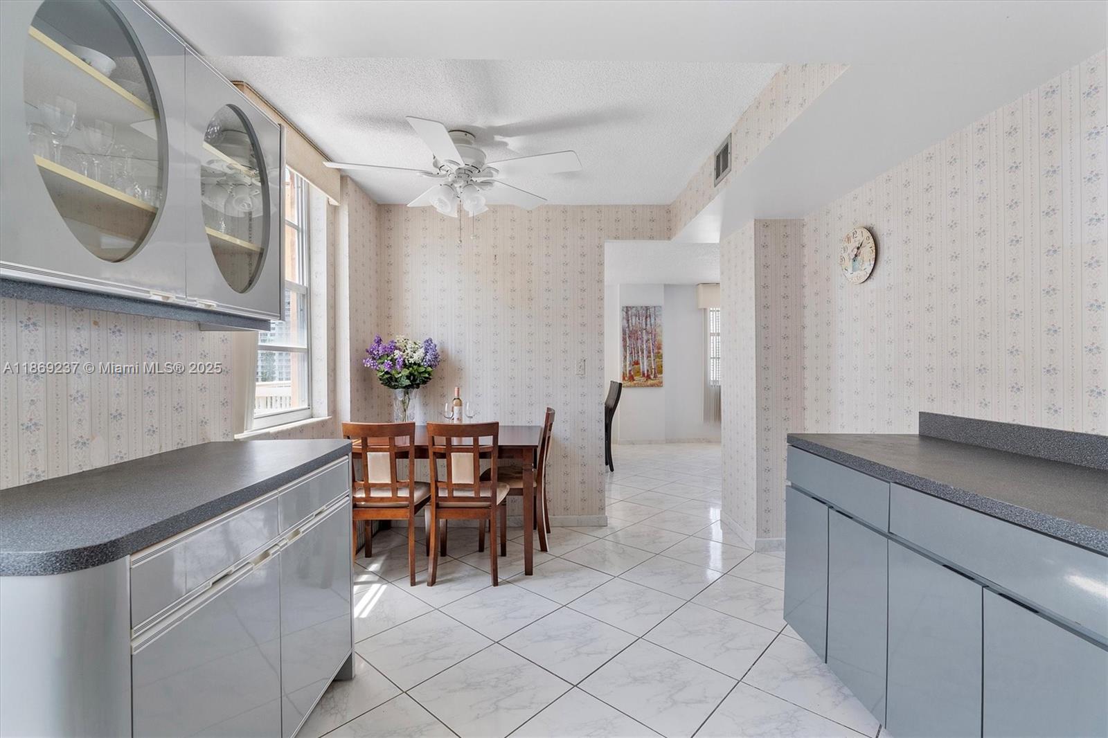 WINSTON TOWERS 200 - Residential