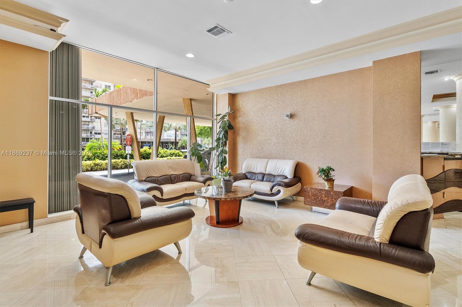 WINSTON TOWERS 200 - Residential