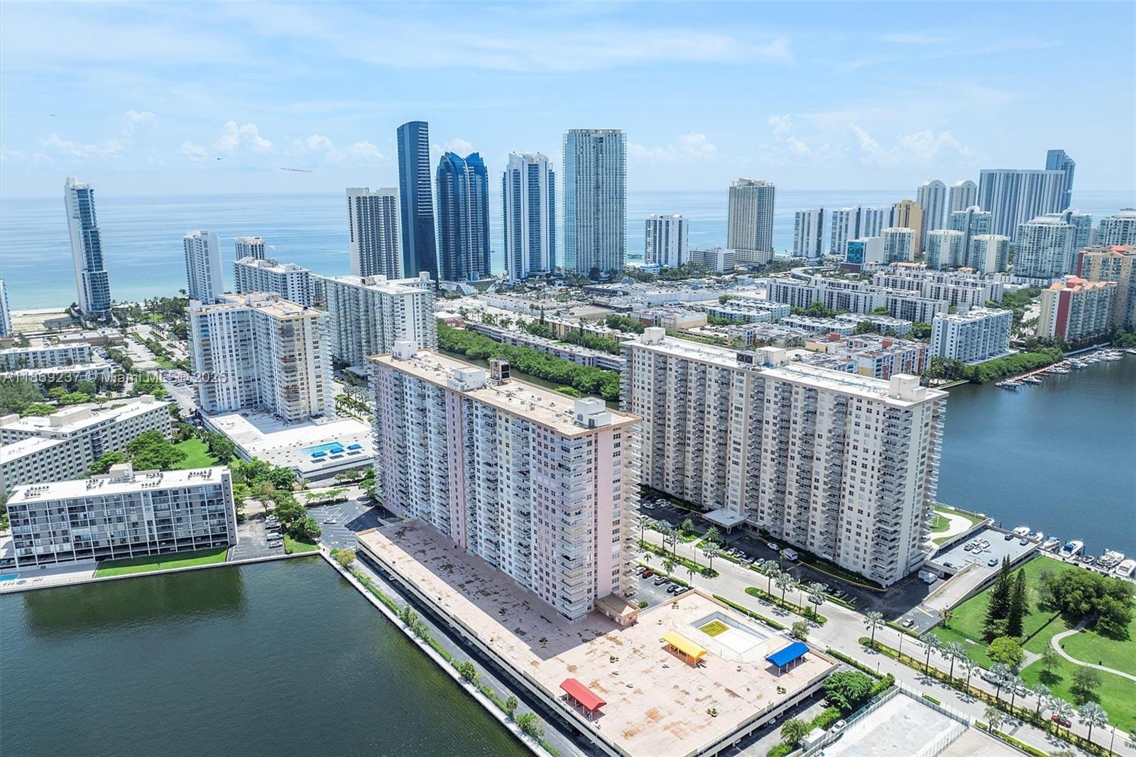 WINSTON TOWERS 200 - Residential