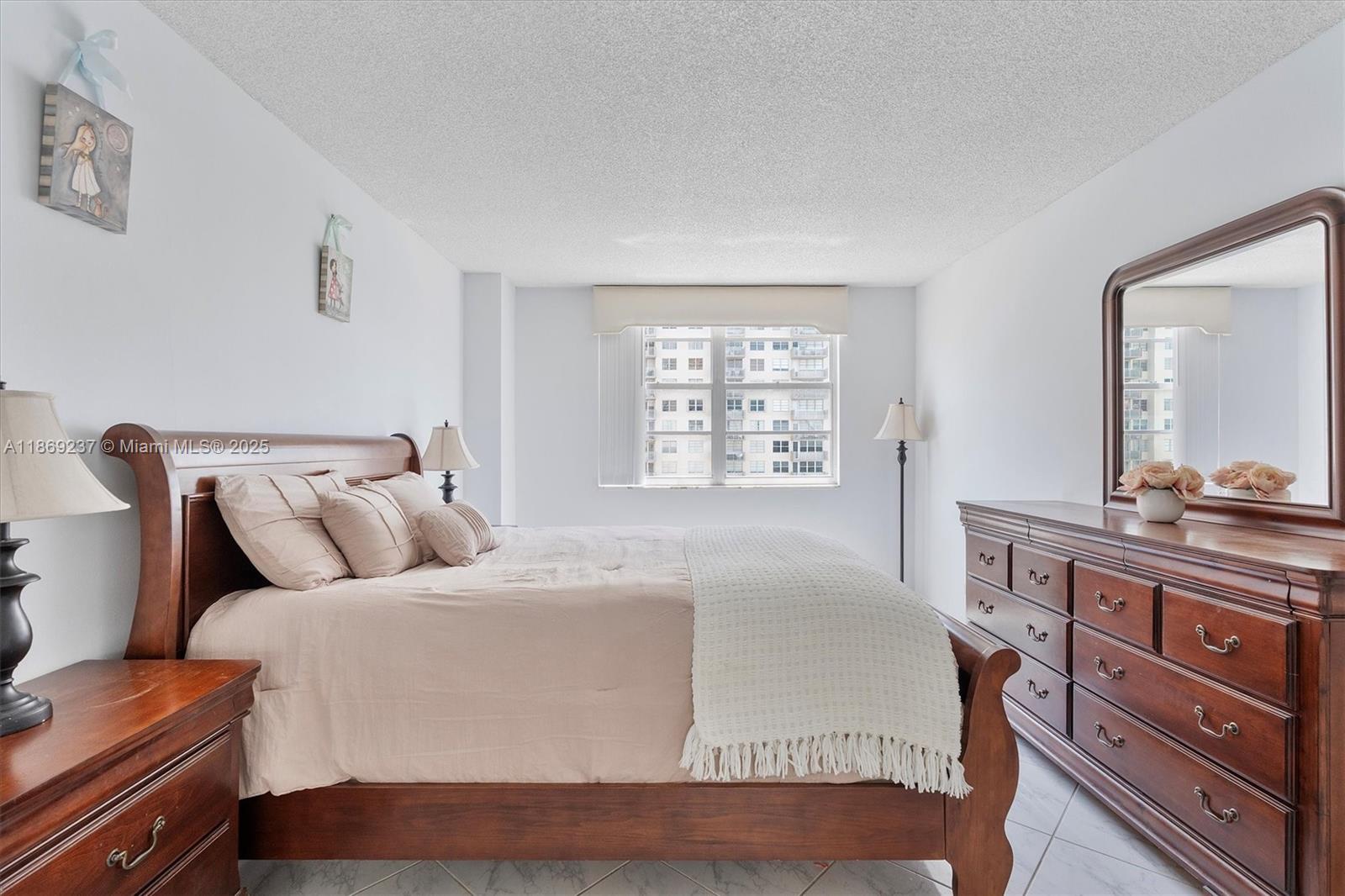 WINSTON TOWERS 200 - Residential