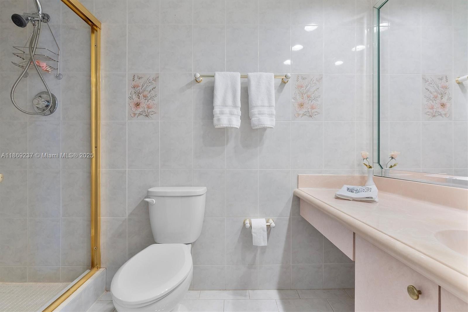 WINSTON TOWERS 200 - Residential