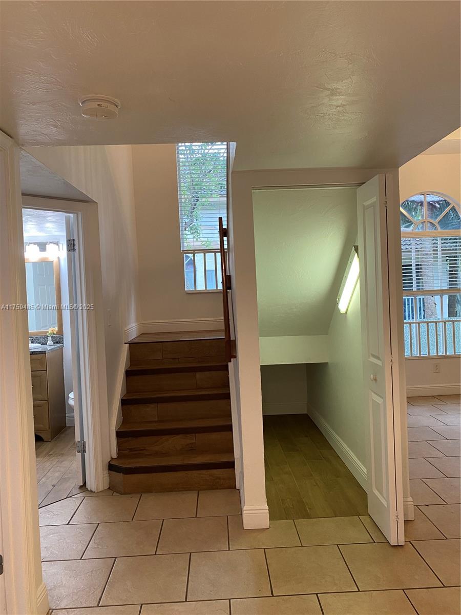 STERLING VILLAGES OF PALM - Residential Lease