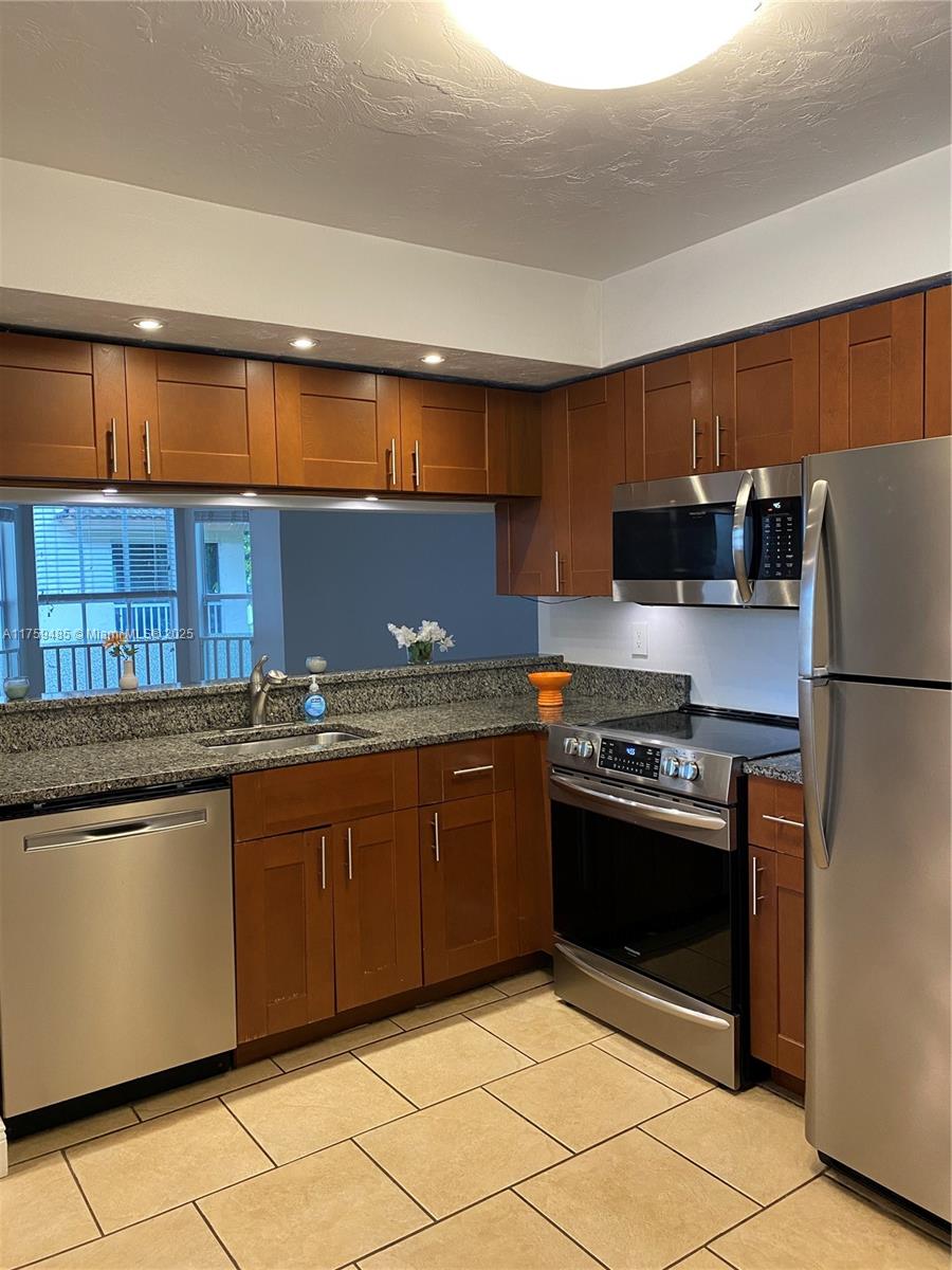 STERLING VILLAGES OF PALM - Residential Lease