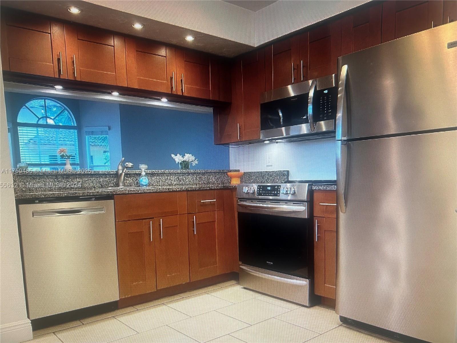 STERLING VILLAGES OF PALM - Residential Lease