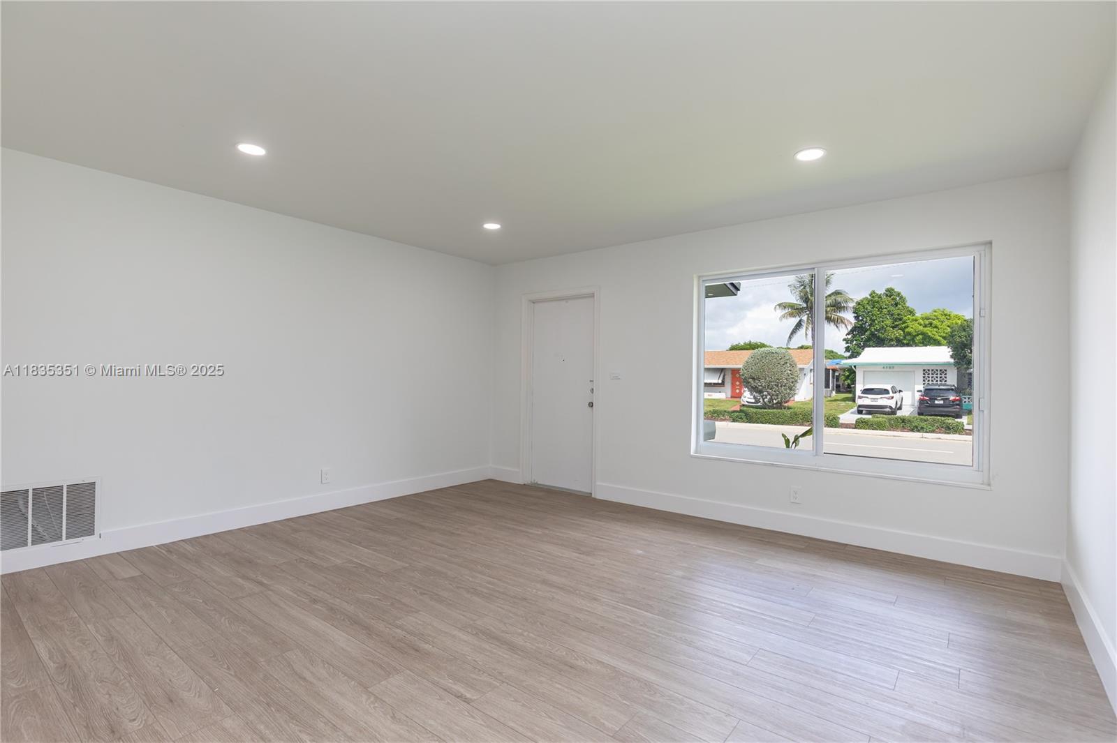 MAINLANDS OF TAMARAC LAKE - Residential