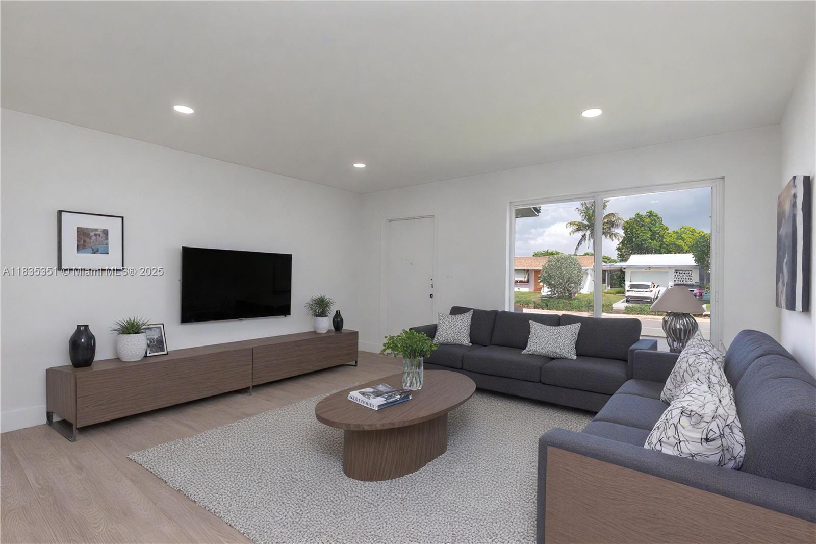 MAINLANDS OF TAMARAC LAKE - Residential