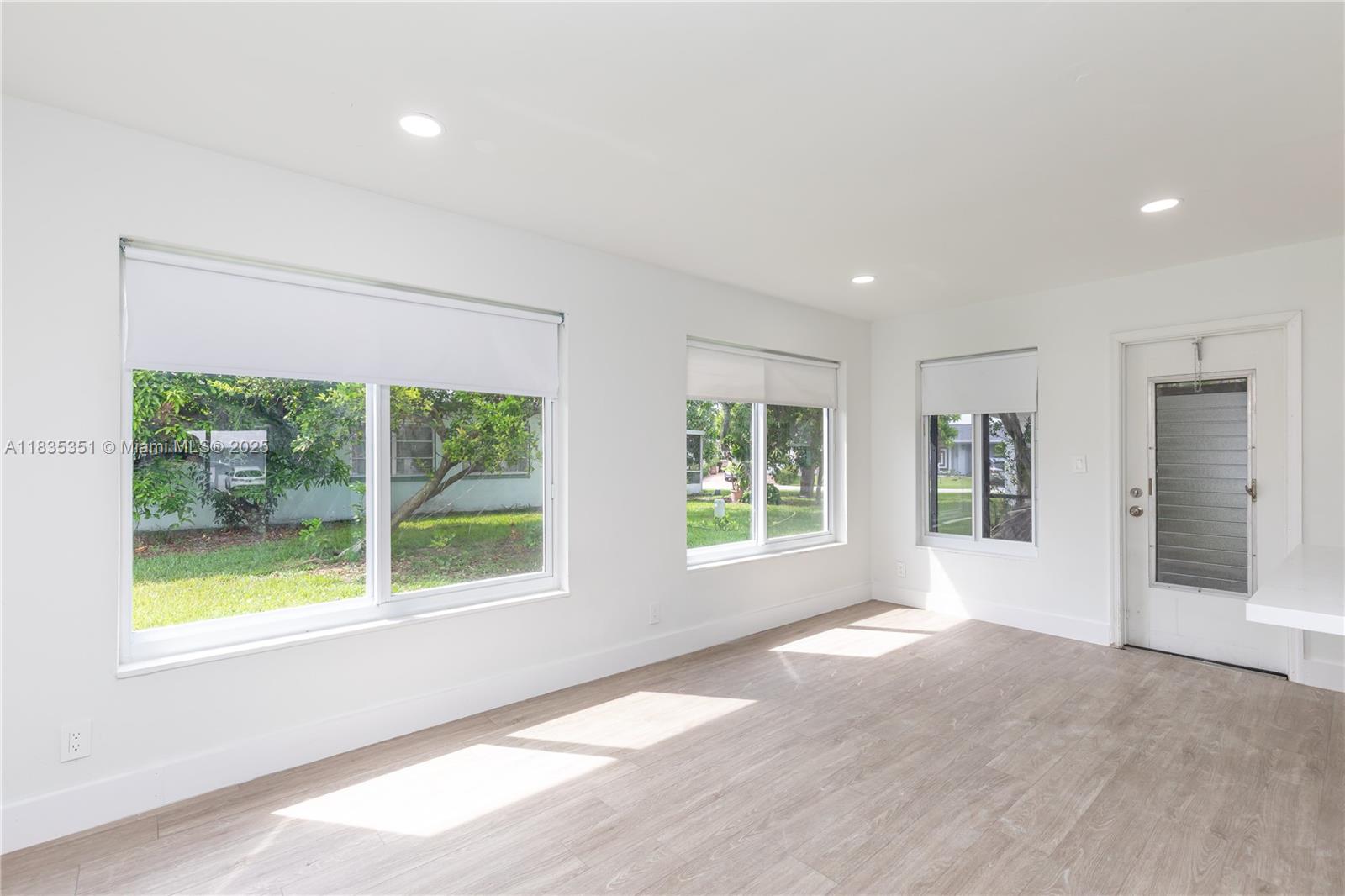 MAINLANDS OF TAMARAC LAKE - Residential