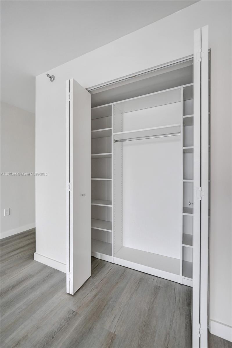 SUMMIT CONDO - Residential