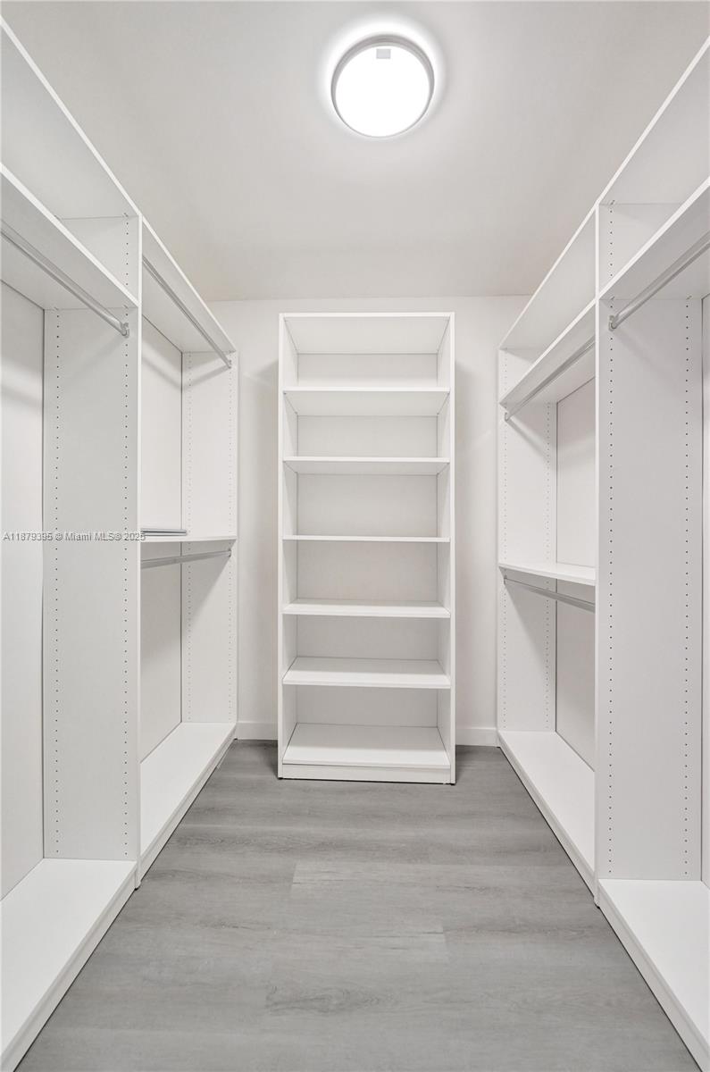 SUMMIT CONDO - Residential