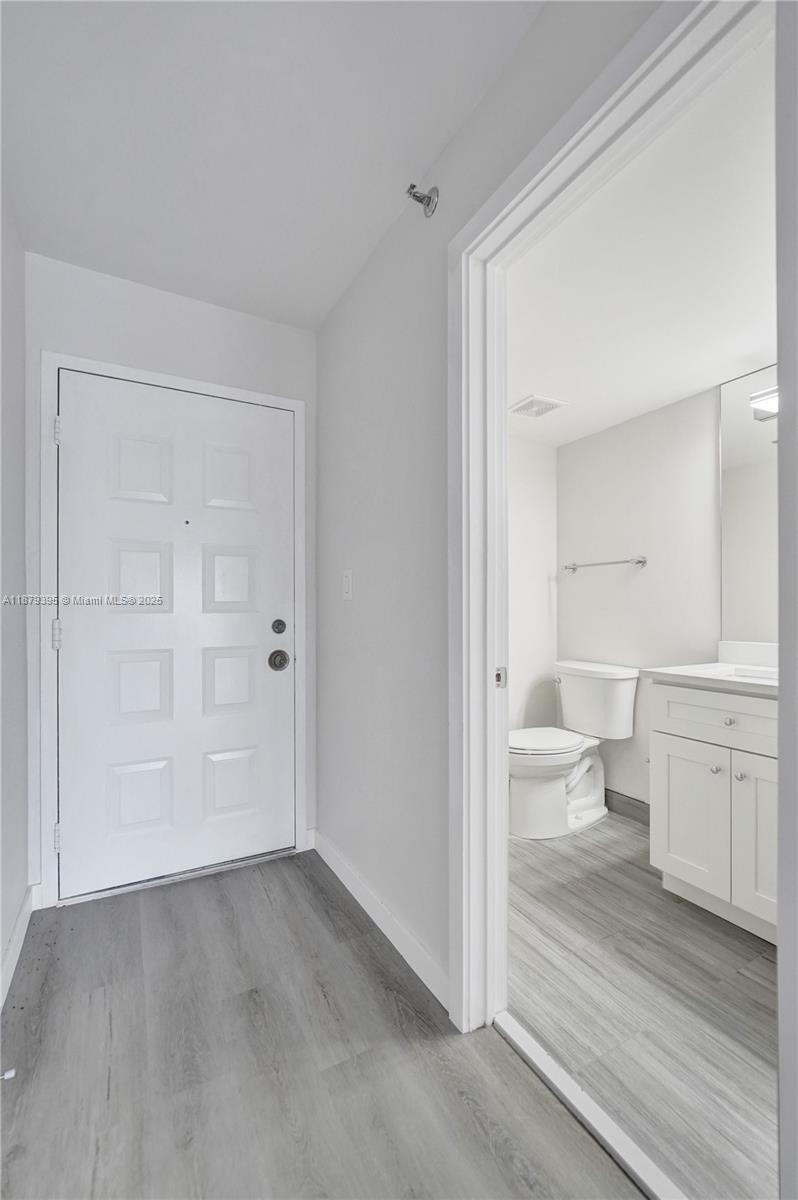 SUMMIT CONDO - Residential