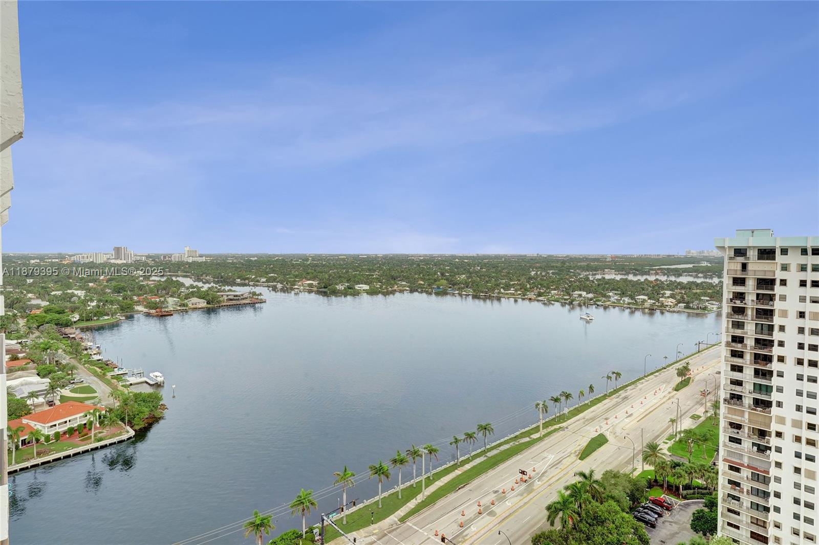 SUMMIT CONDO - Residential