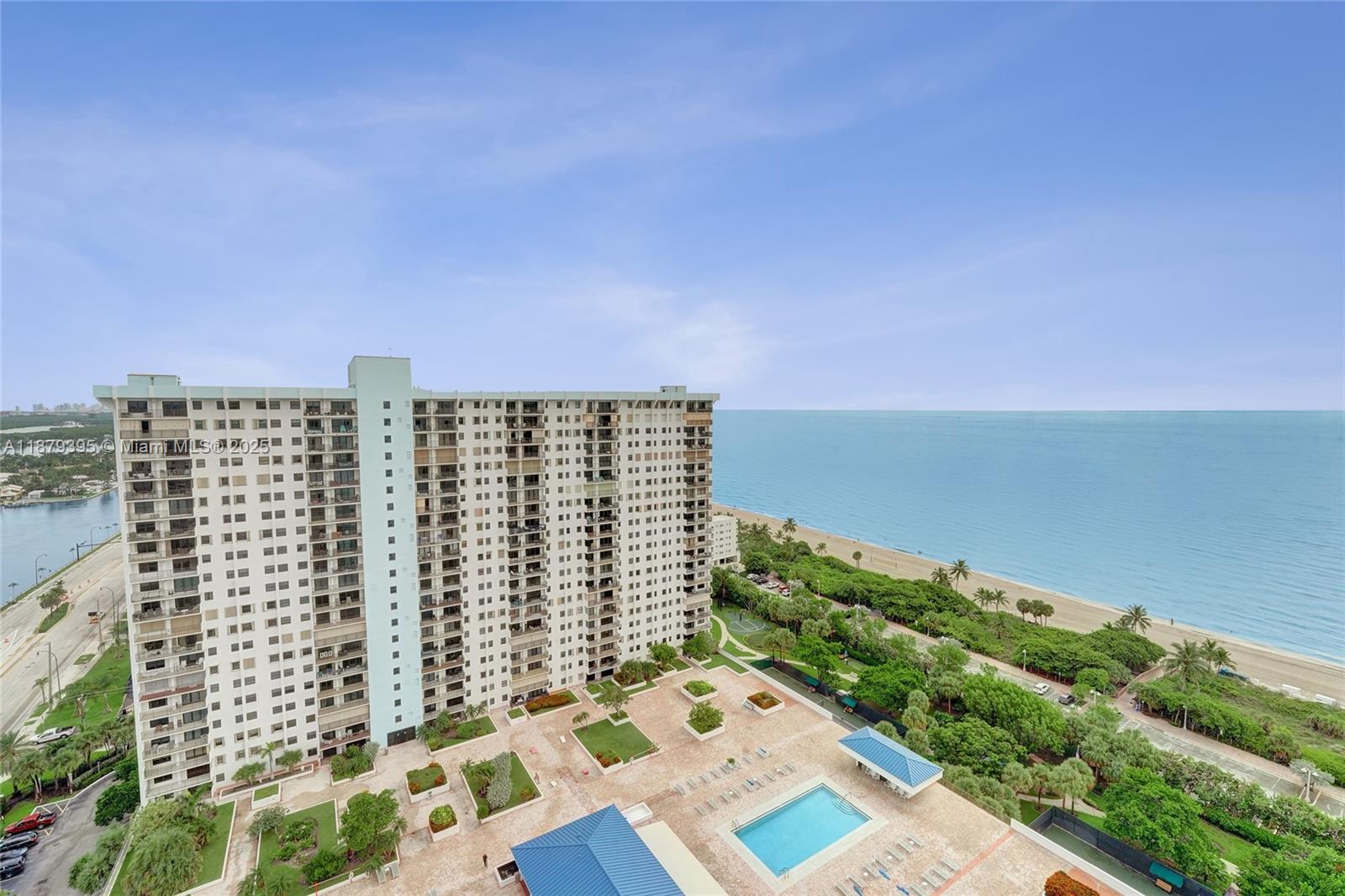 SUMMIT CONDO - Residential