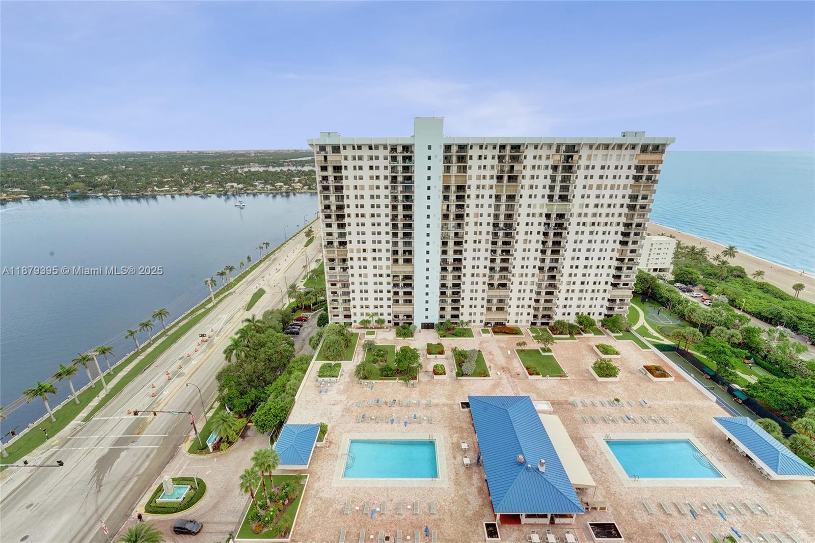 SUMMIT CONDO - Residential