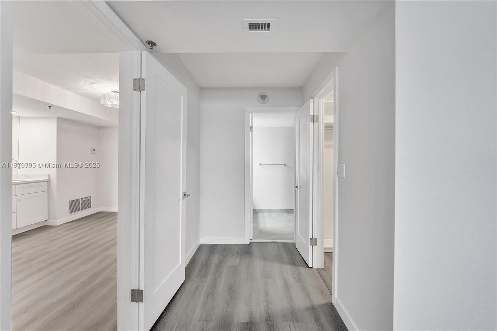 SUMMIT CONDO - Residential