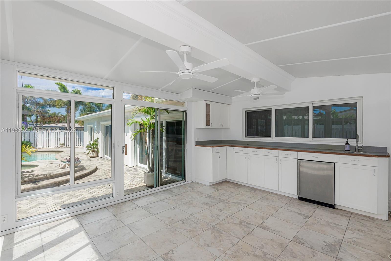 IMPERIAL POINT - Residential Lease